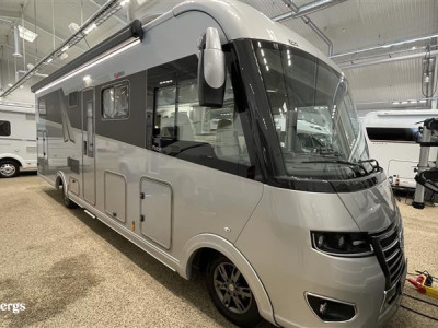 Frankia *I 8400 GD PLATIN* / Premiumkomfort för äventyr / Hydrauliska Stödben / AC /Mercedes 190 hk