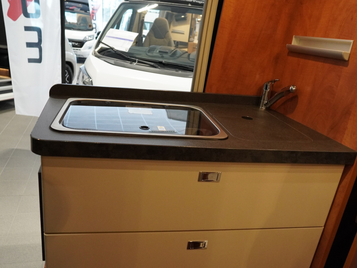 Malibu VAN 600 DB Automat 150hk Dieselpanna, bild 7 av 18