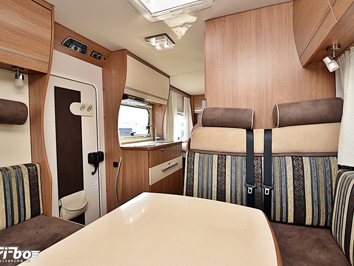 Eura Mobil 680 QB Profila Queenbed, bild 6 av 27