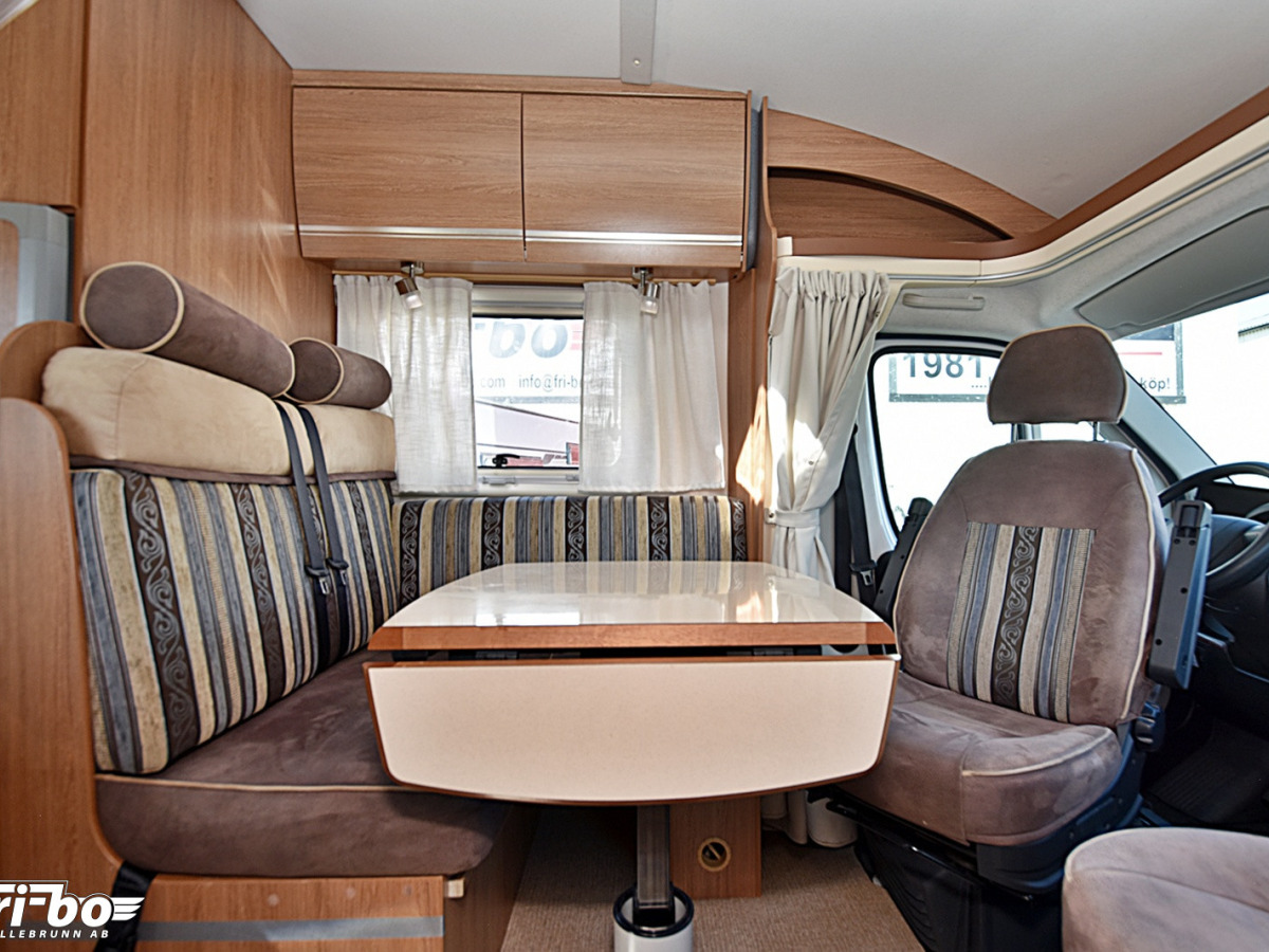 Eura Mobil 680 QB Profila Queenbed, bild 9 av 27