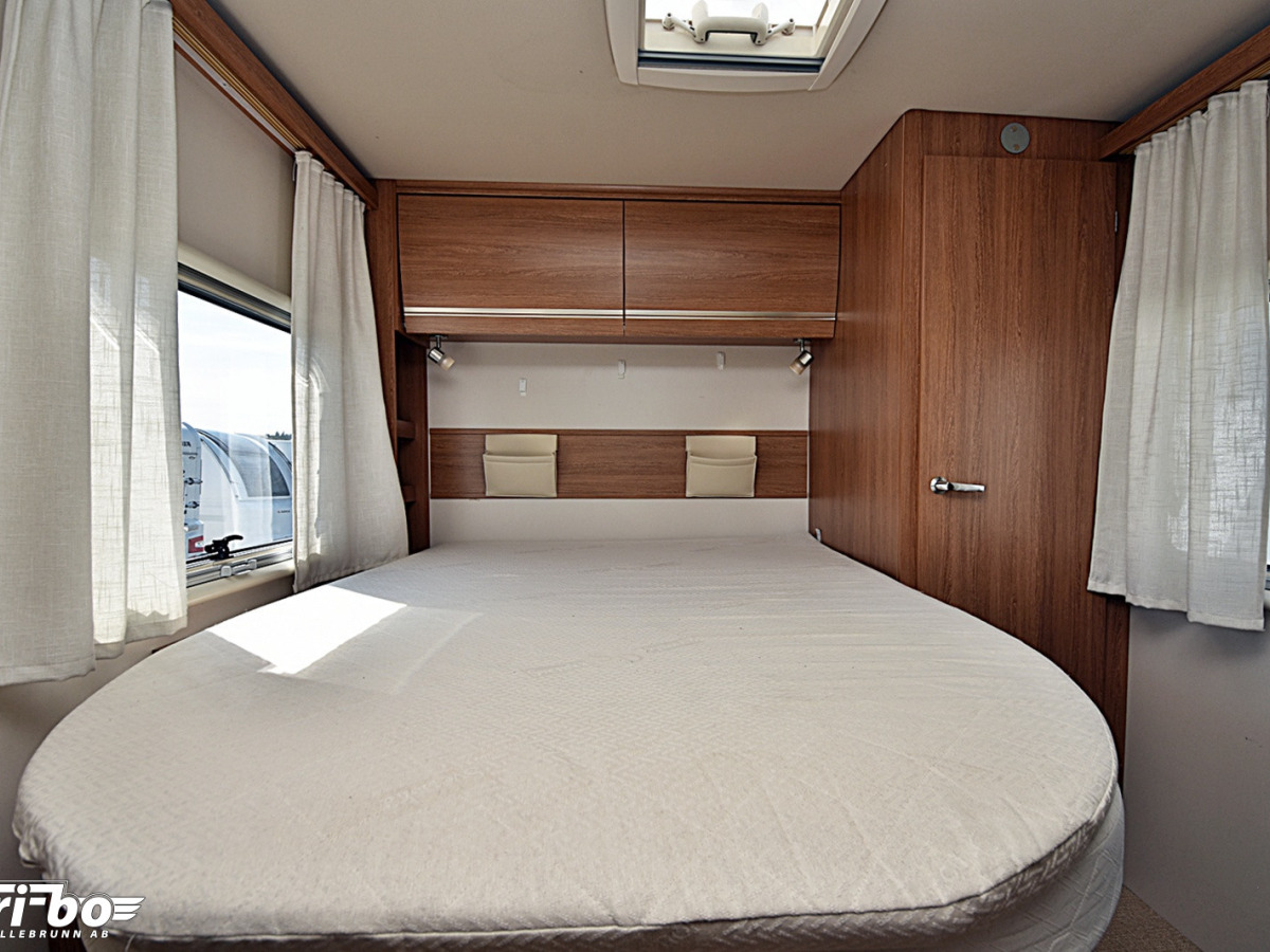 Eura Mobil 680 QB Profila Queenbed, bild 13 av 27