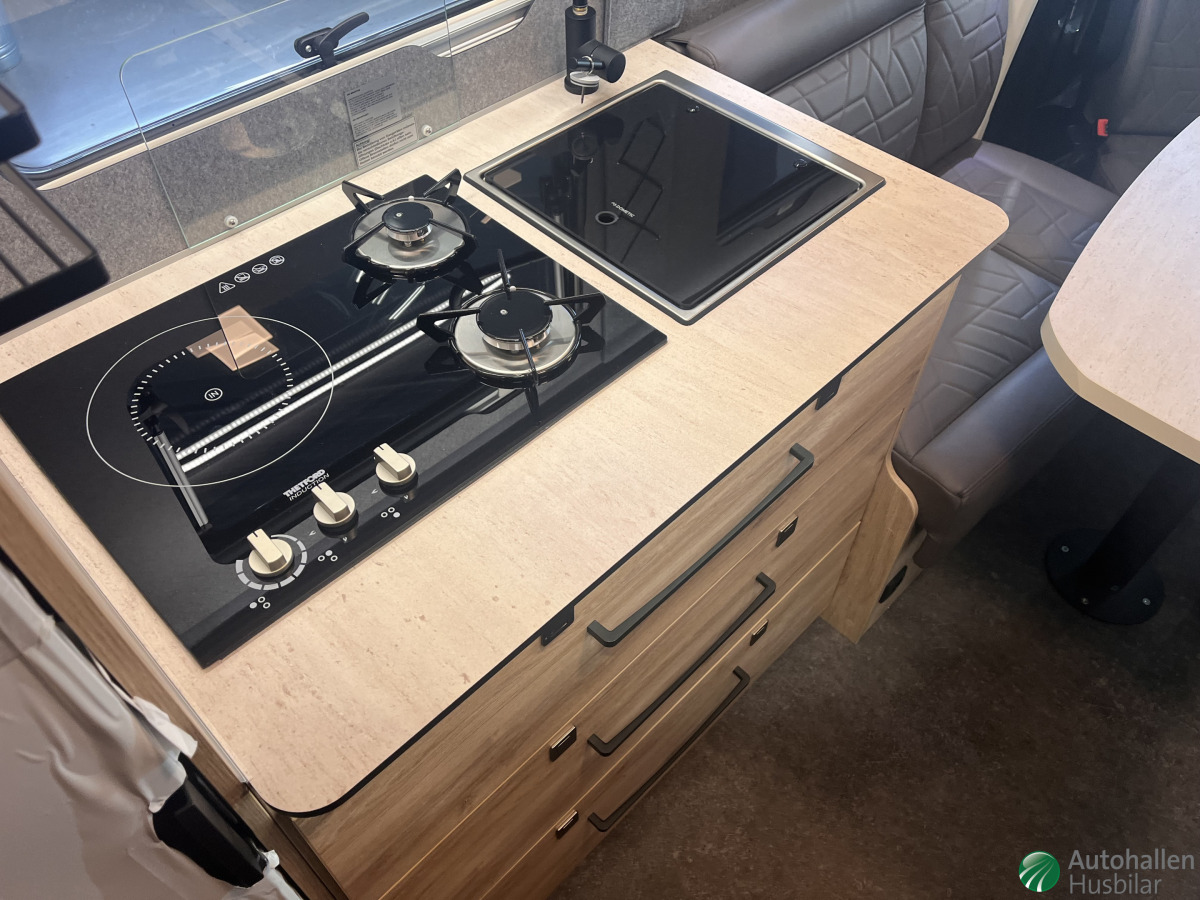 Eura Mobil XTURA 686 EF - Extra Öppet Lördag o Söndag-, bild 5 av 21