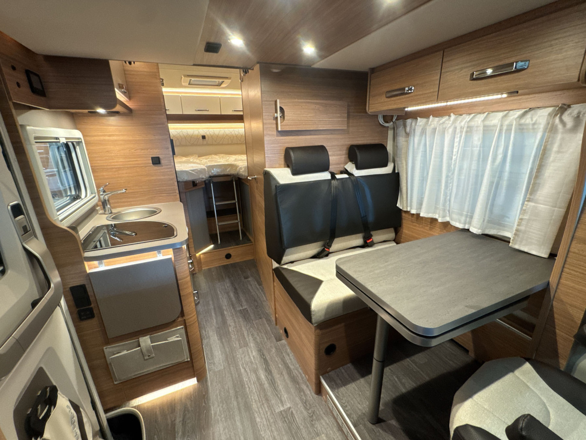 Weinsberg CaraSuite 650 MEG Edition Spicy, bild 9 av 17