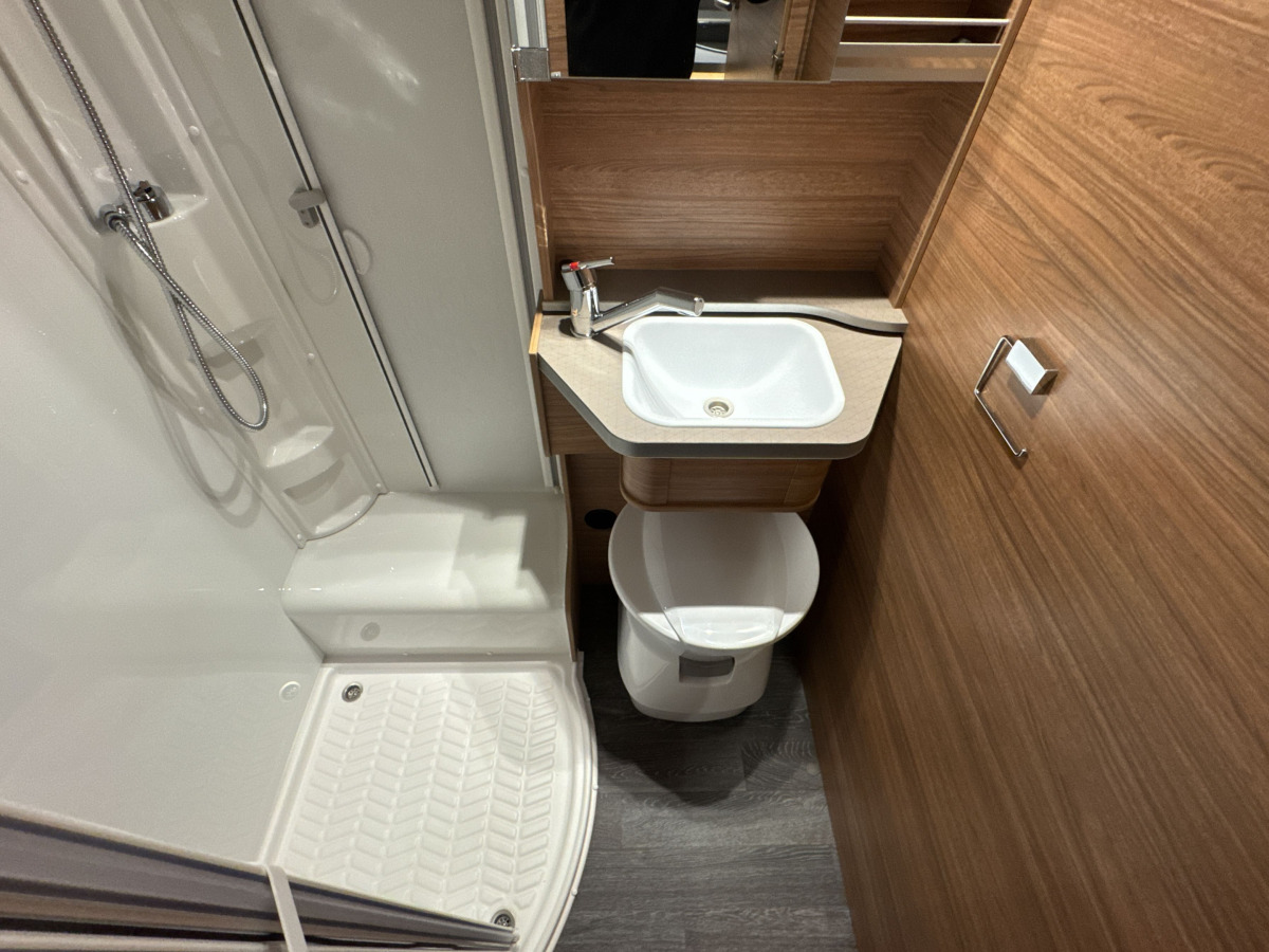 Weinsberg CaraSuite 650 MEG Edition Spicy, bild 16 av 17