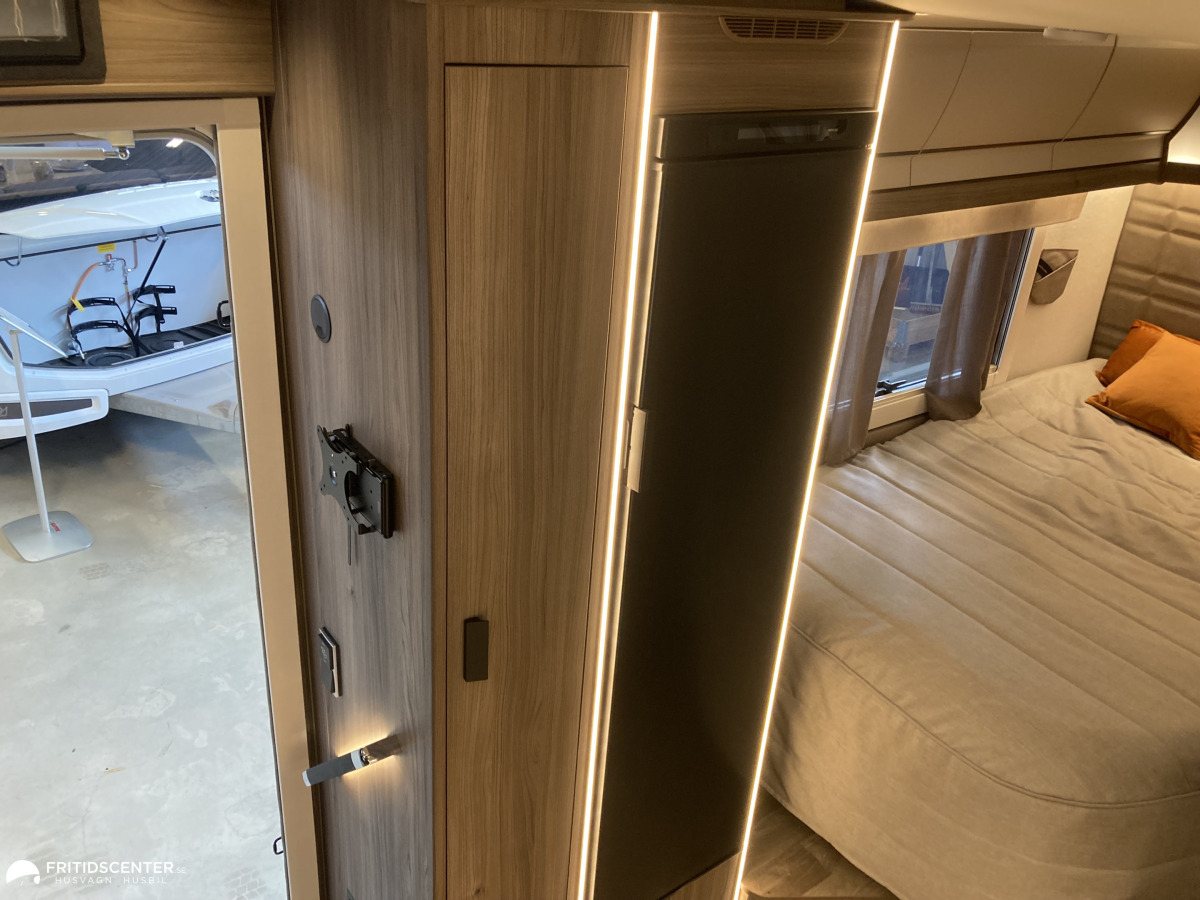 KABE Novum Compact 720 LXL / 3500 kg B -körkort, bild 10 av 18