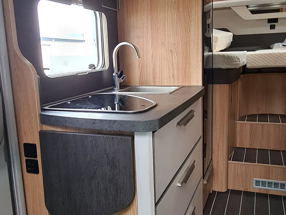 Knaus 650 MEG Sky wave automat långbädd Alde, bild 10 av 18