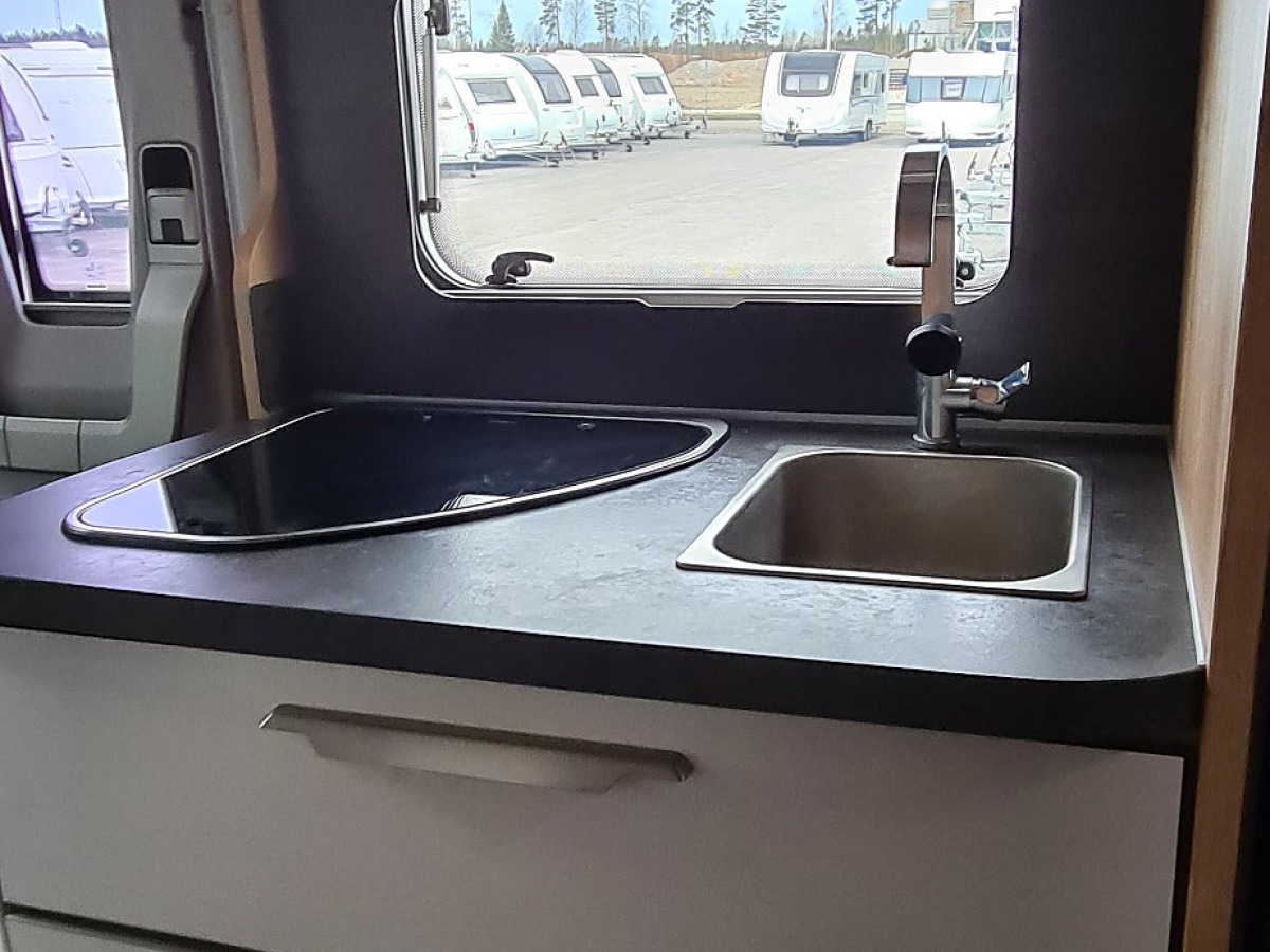 Knaus 650 MEG Sky wave automat långbädd Alde, bild 14 av 18
