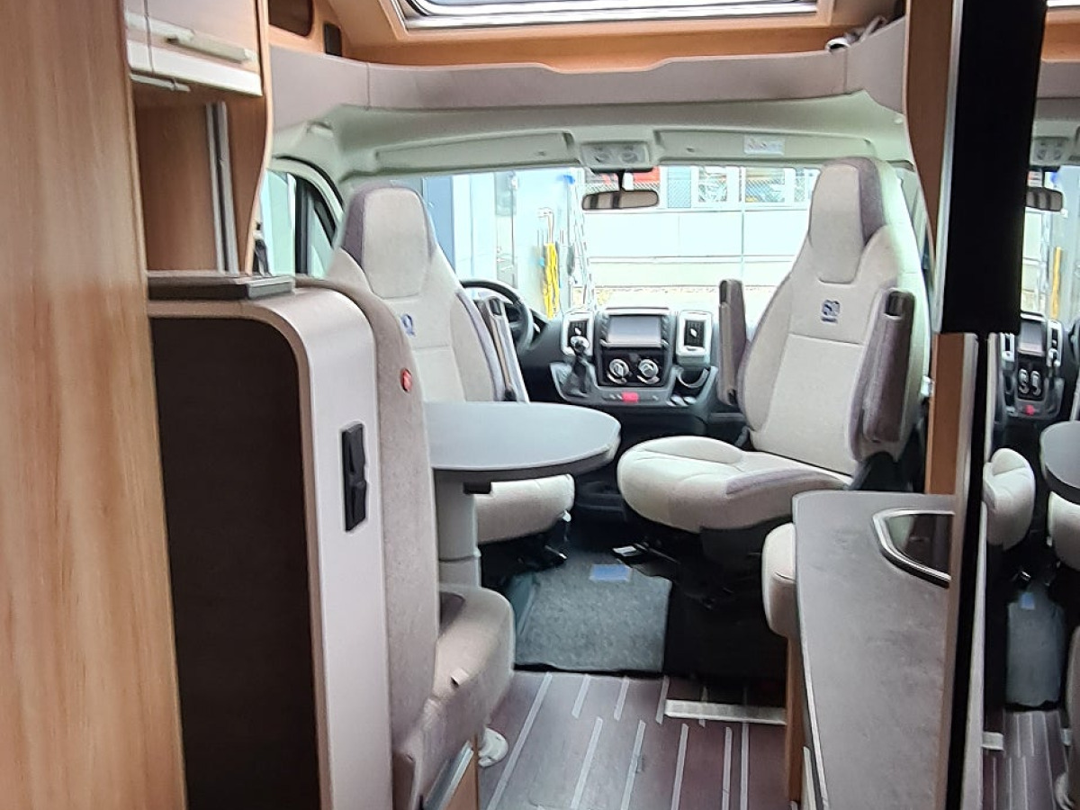 Knaus 650 MEG Sky wave automat långbädd Alde, bild 15 av 18