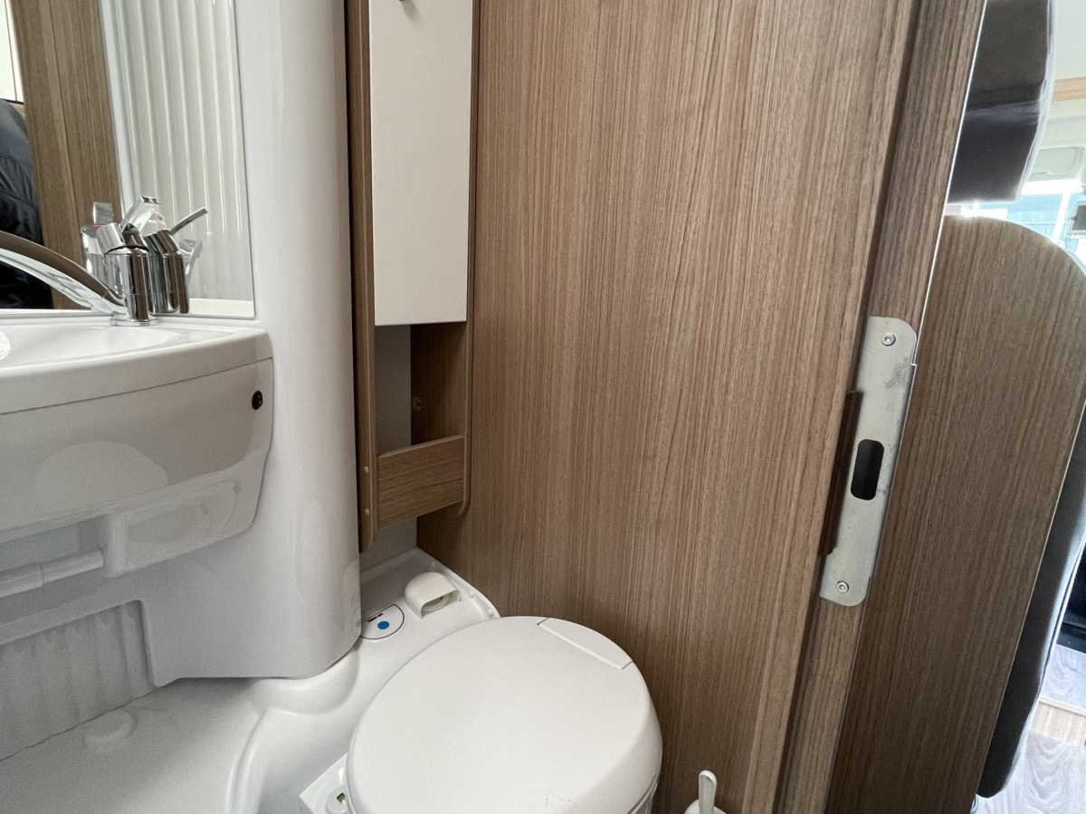 Carado V 337 Höga Långbäddar Solcell Cykelställ 3500kg, bild 12 av 21