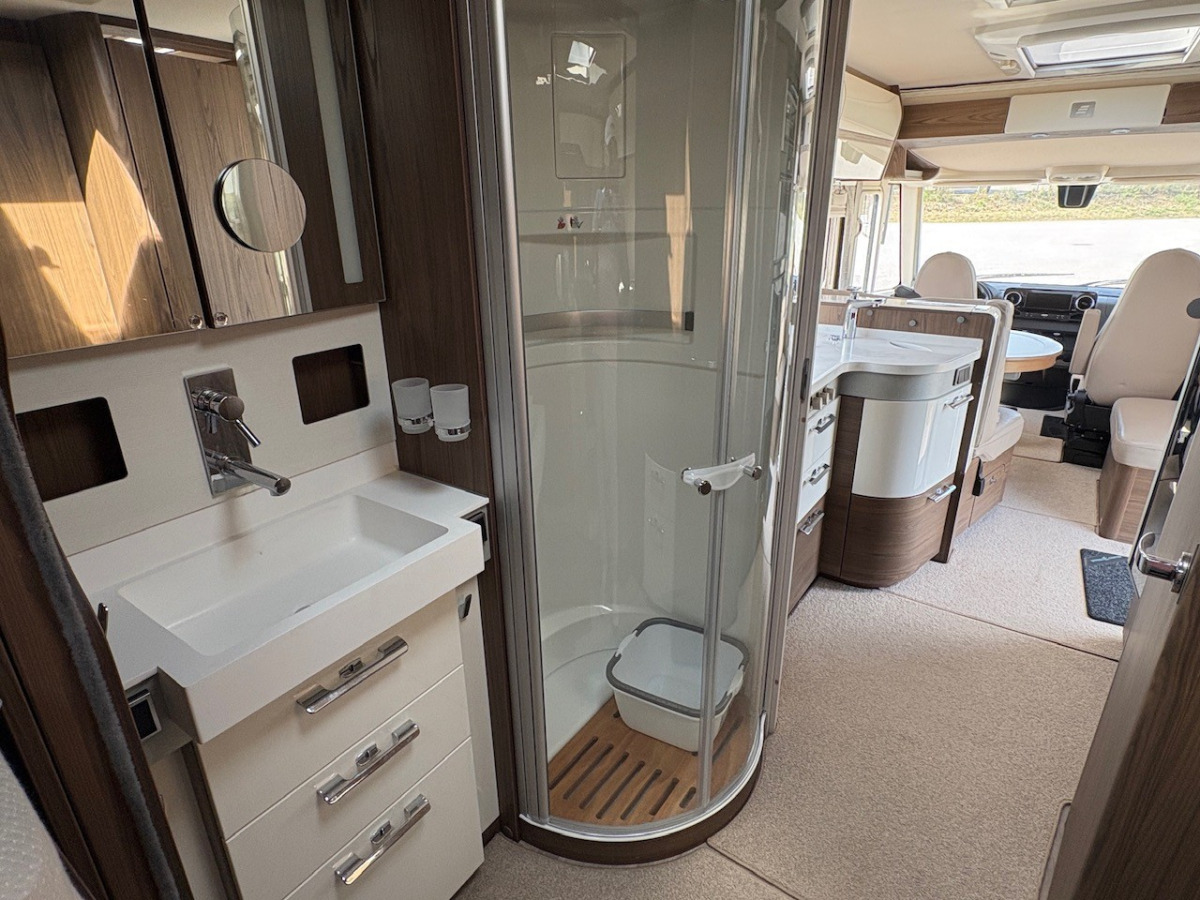 Hymer B880ML, bild 7 av 17