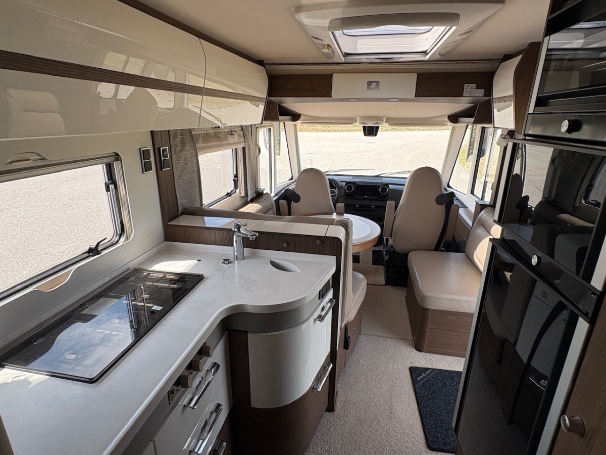 Hymer B880ML, bild 8 av 17