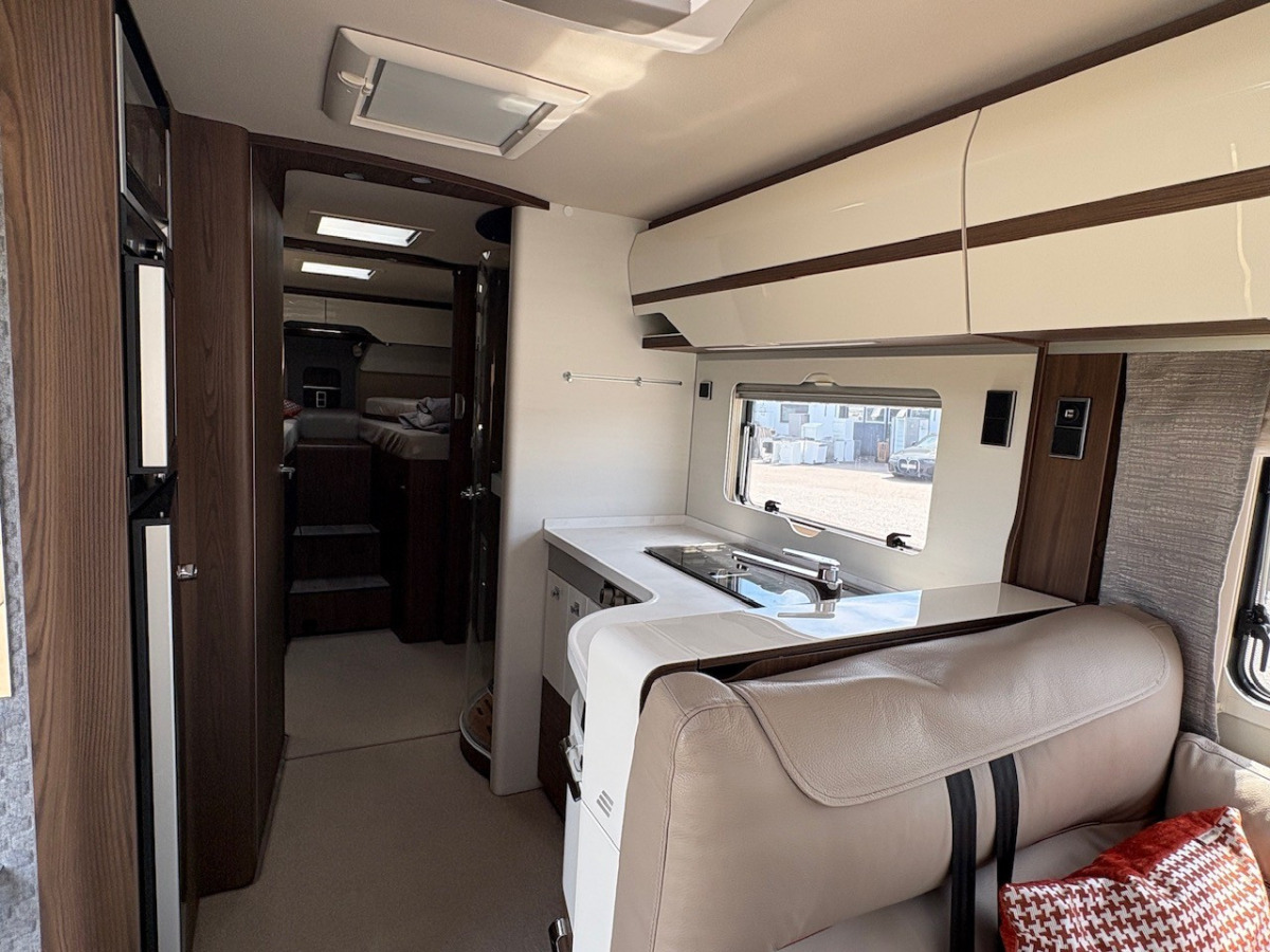 Hymer B880ML, bild 10 av 17