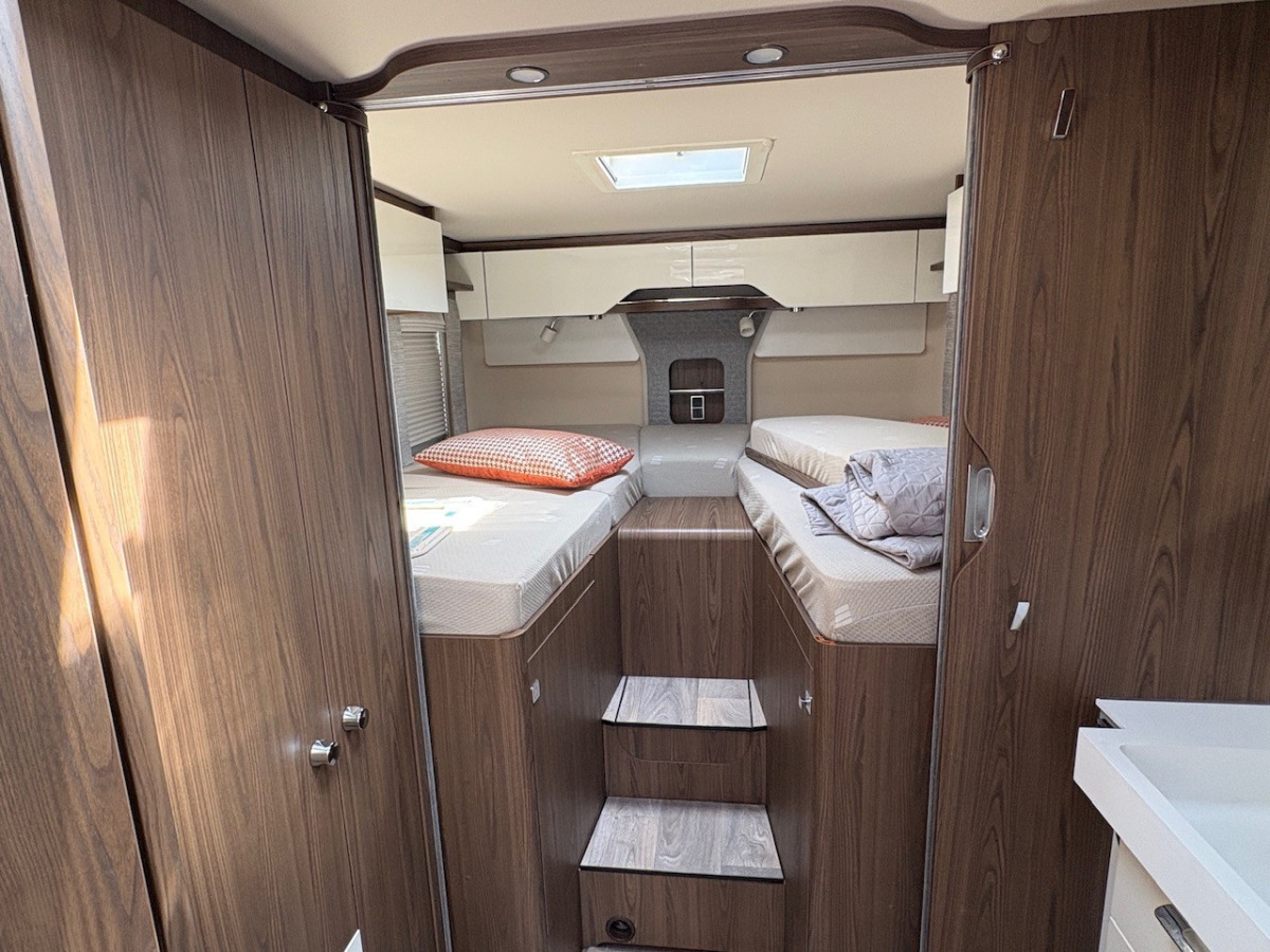 Hymer B880ML, bild 11 av 17