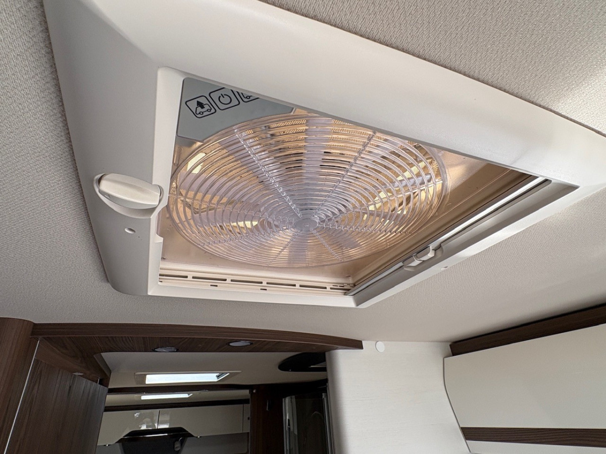 Hymer B880ML, bild 14 av 17