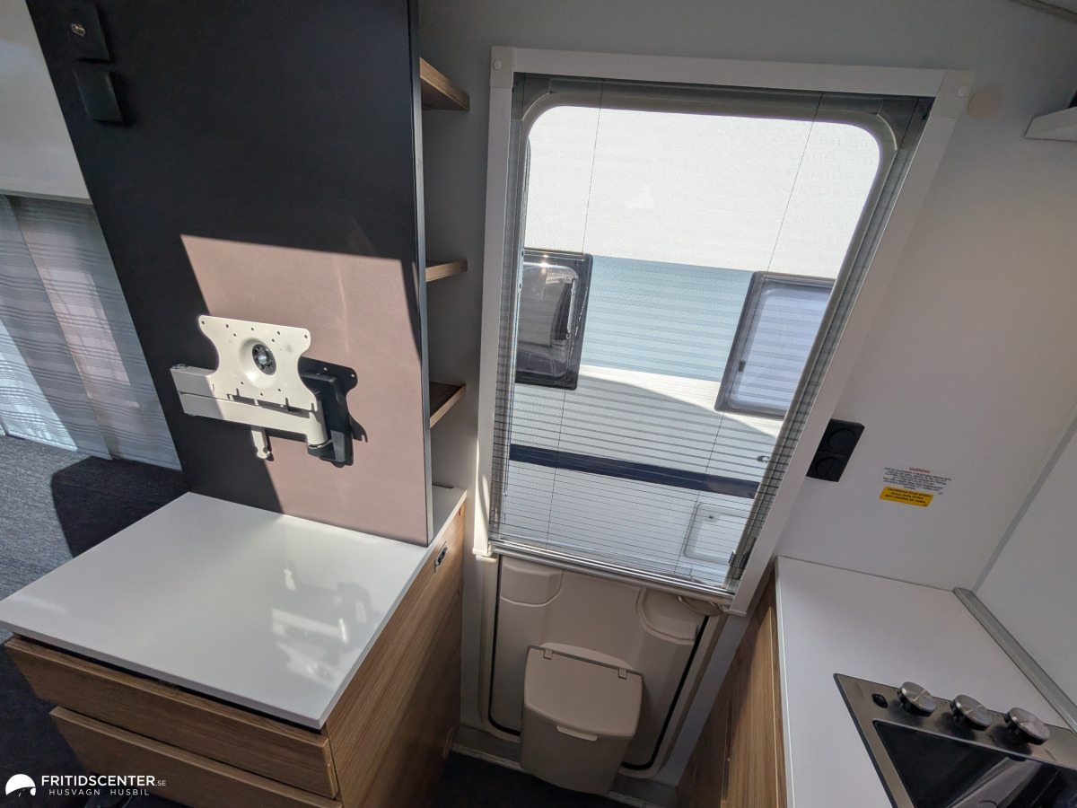 Adria ACTION 361 LH *Tillfälle / Som NY, bild 17 av 23