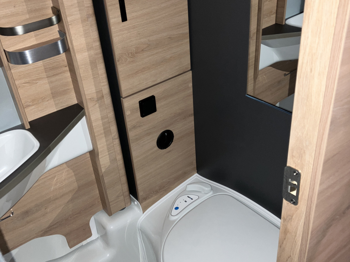 Knaus Live TI 650 MEG Black Selection/Veckans husbil, bild 9 av 13