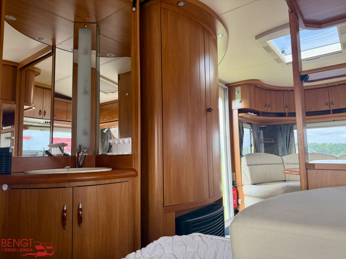 Hobby 560 UFe Excelsior Förtält, bild 11 av 26