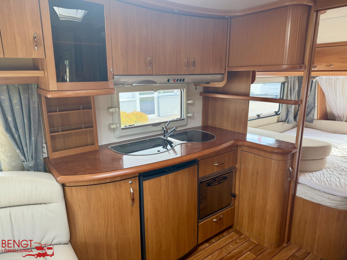 Hobby 560 UFe Excelsior Förtält, bild 13 av 26