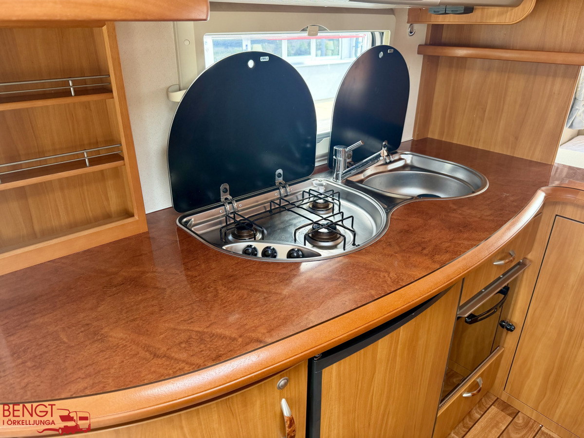 Hobby 560 UFe Excelsior Förtält, bild 14 av 26