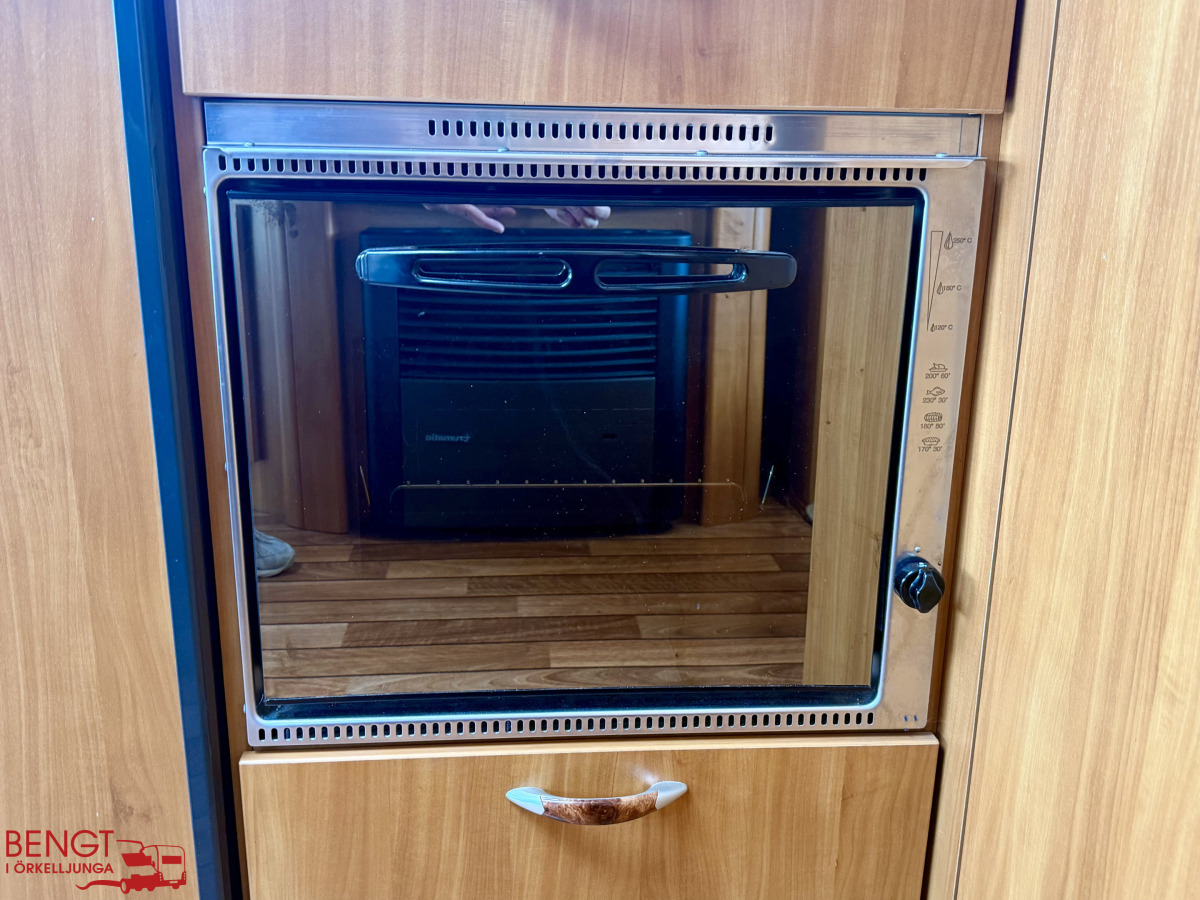 Hobby 560 UFe Excelsior Förtält, bild 15 av 26