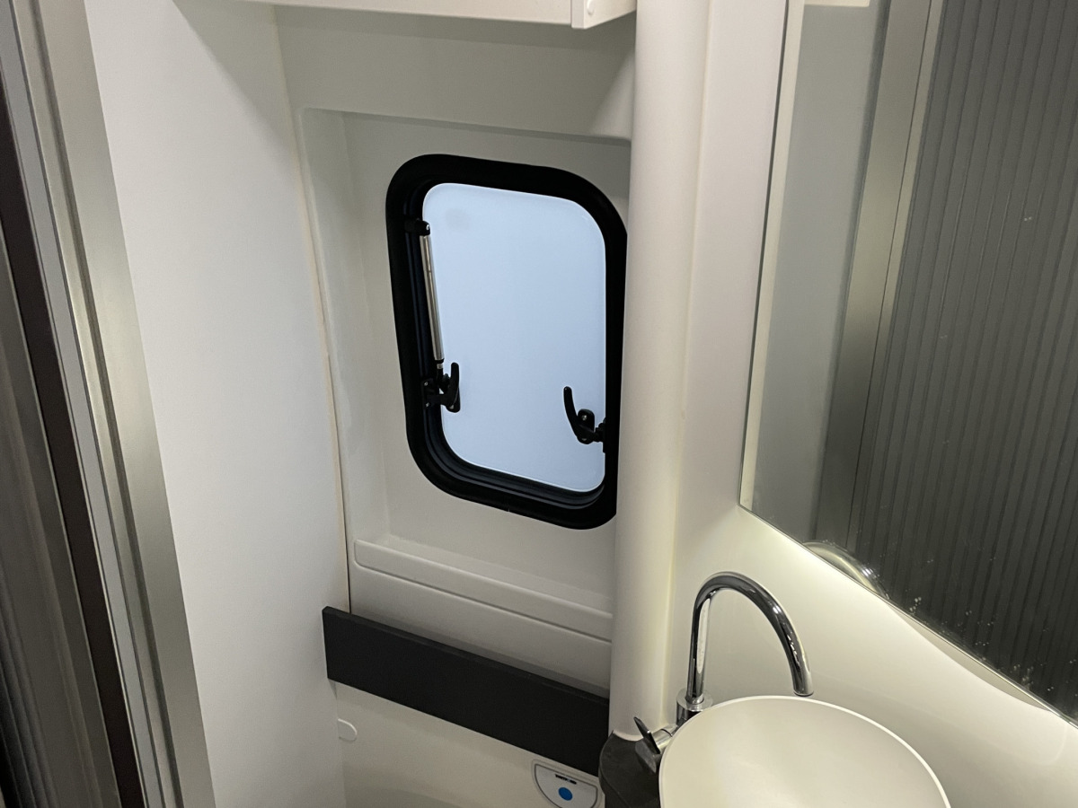 Adria TWIN 640 SGX Pop up, bild 8 av 9