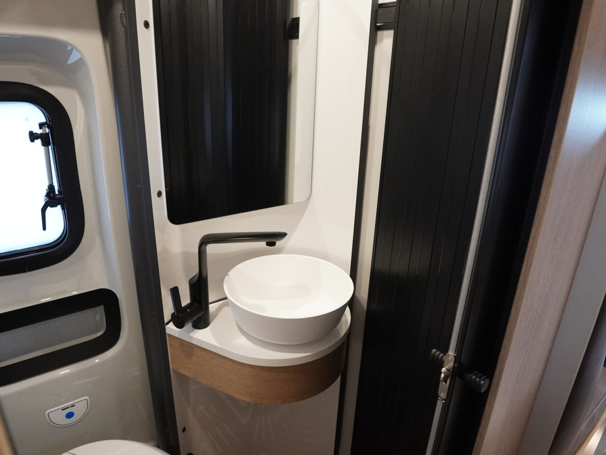 Hobby ONTOUR VAN 640 ET Automat 140hk Diselpanna, bild 13 av 22