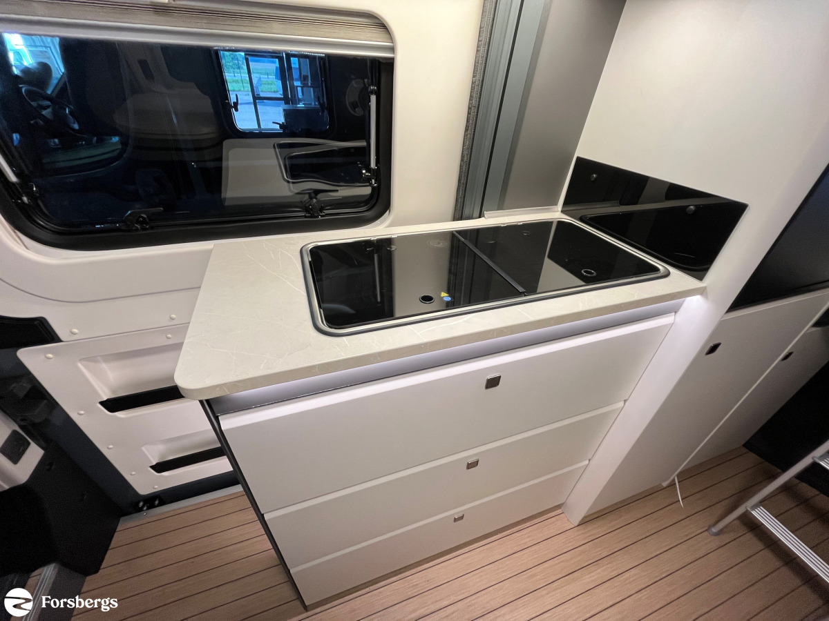 Hobby PRESTIGE VAN 640 ET - First Edition - LAGERRENSNING - SPARA 88 016 kr, bild 7 av 14