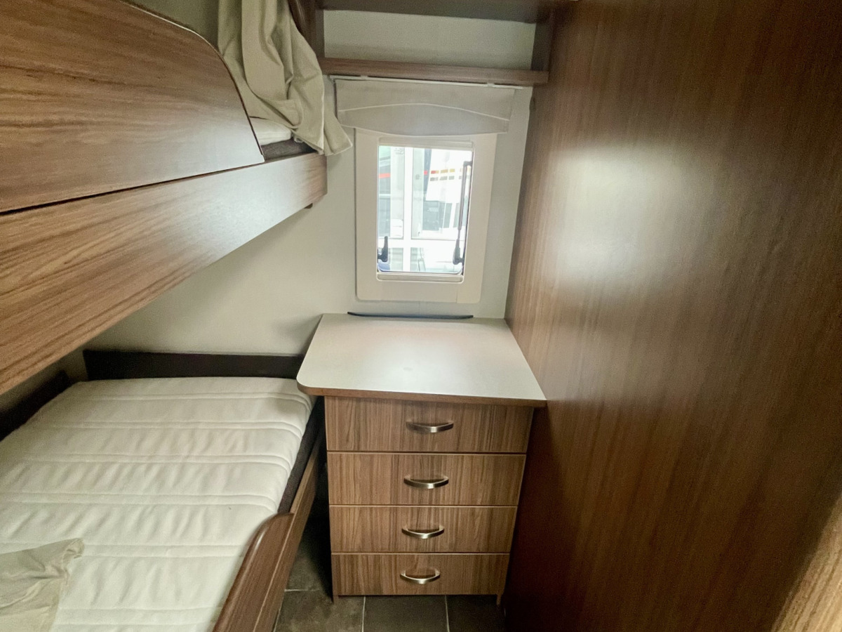 Polar 800 Svit / BARNKAMMARE / FÖRTÄLT / MOVER / AC, bild 7 av 25