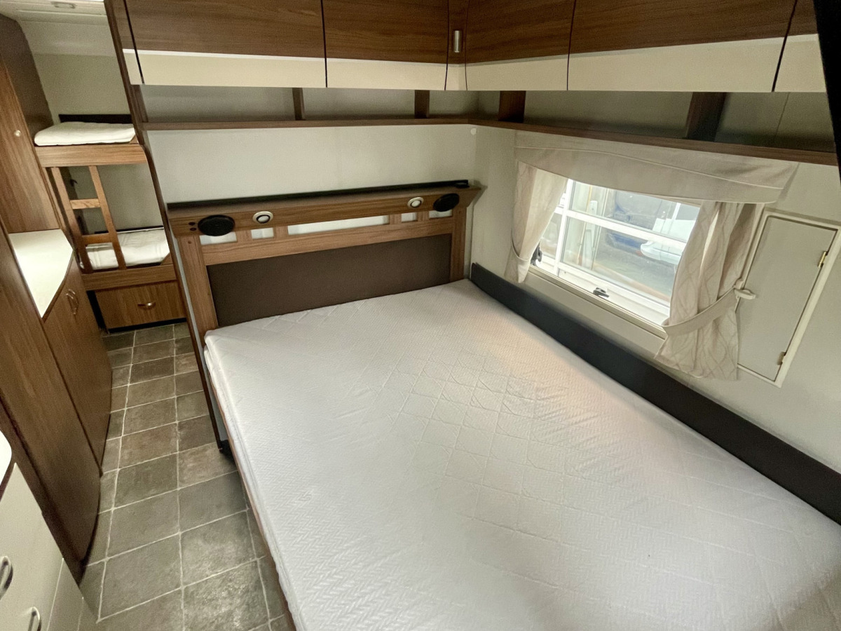 Polar 800 Svit / BARNKAMMARE / FÖRTÄLT / MOVER / AC, bild 16 av 25