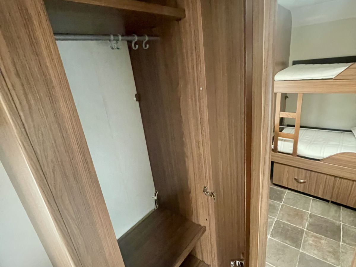 Polar 800 Svit / BARNKAMMARE / FÖRTÄLT / MOVER / AC, bild 19 av 25