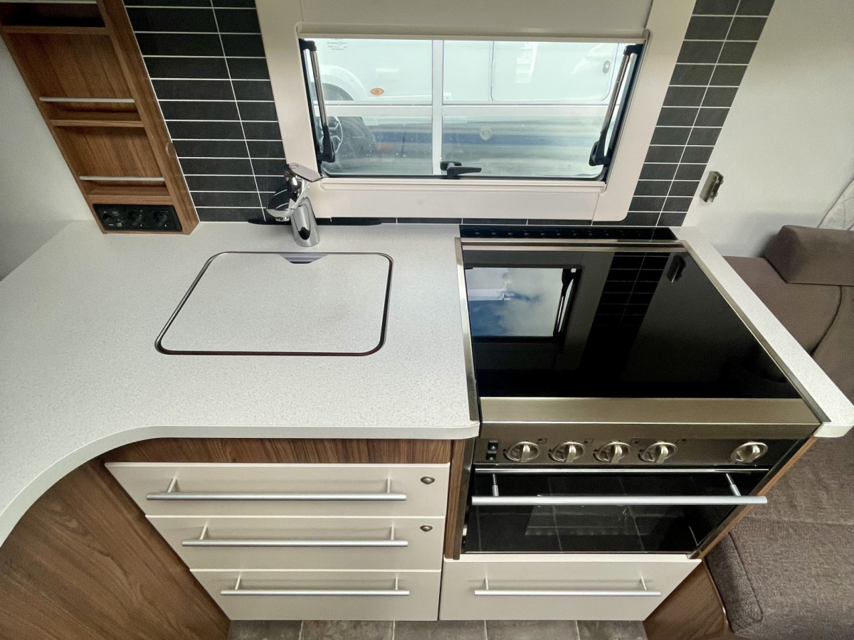 Polar 800 Svit / BARNKAMMARE / FÖRTÄLT / MOVER / AC, bild 24 av 25
