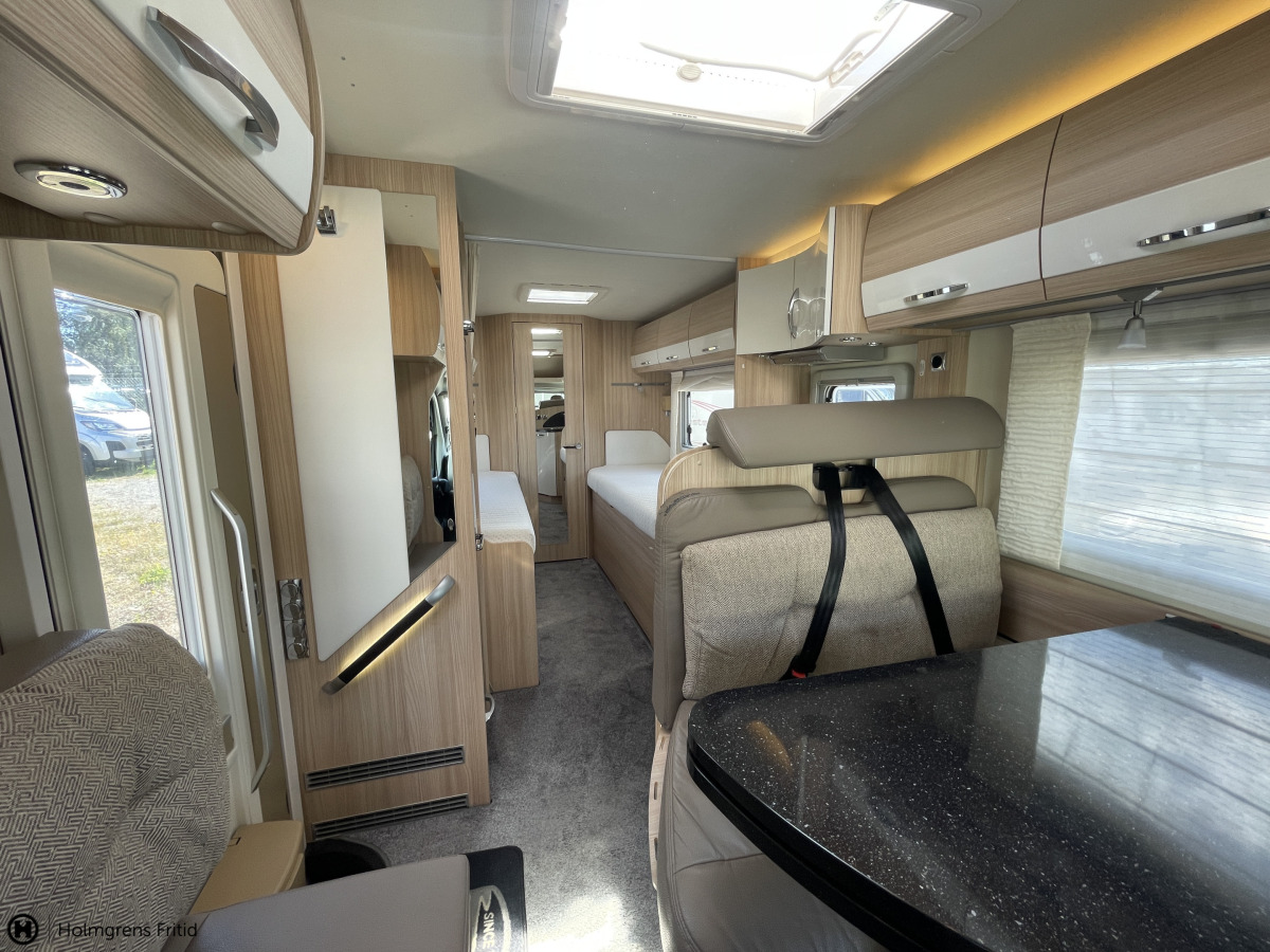 Bürstner T 7203 ALDE VÄRME STOR TOALETT, bild 9 av 22