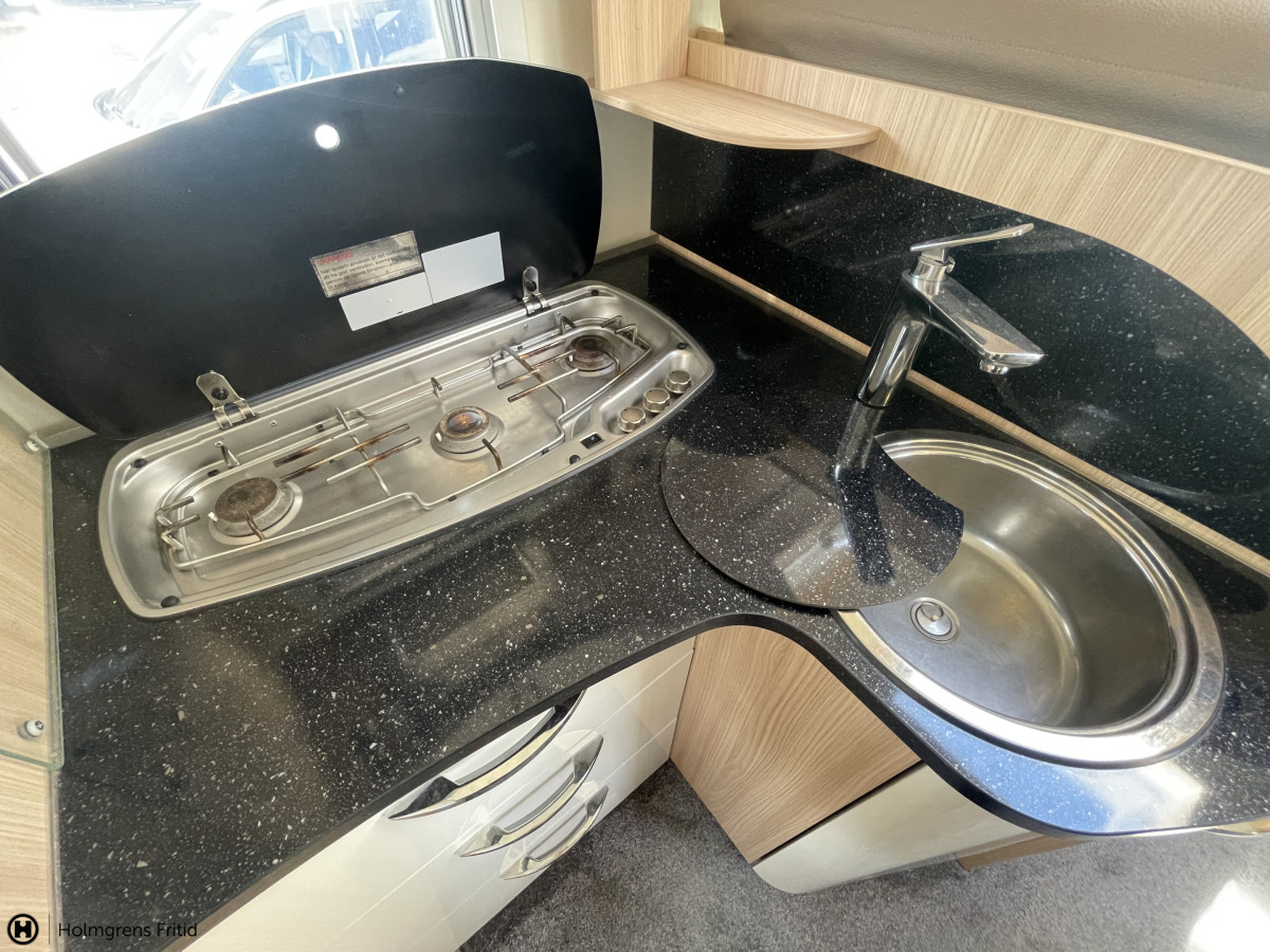 Bürstner T 7203 ALDE VÄRME STOR TOALETT, bild 12 av 22