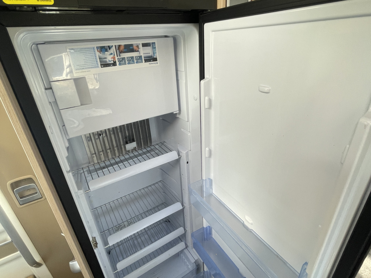 Bürstner T 7203 ALDE VÄRME STOR TOALETT, bild 13 av 22