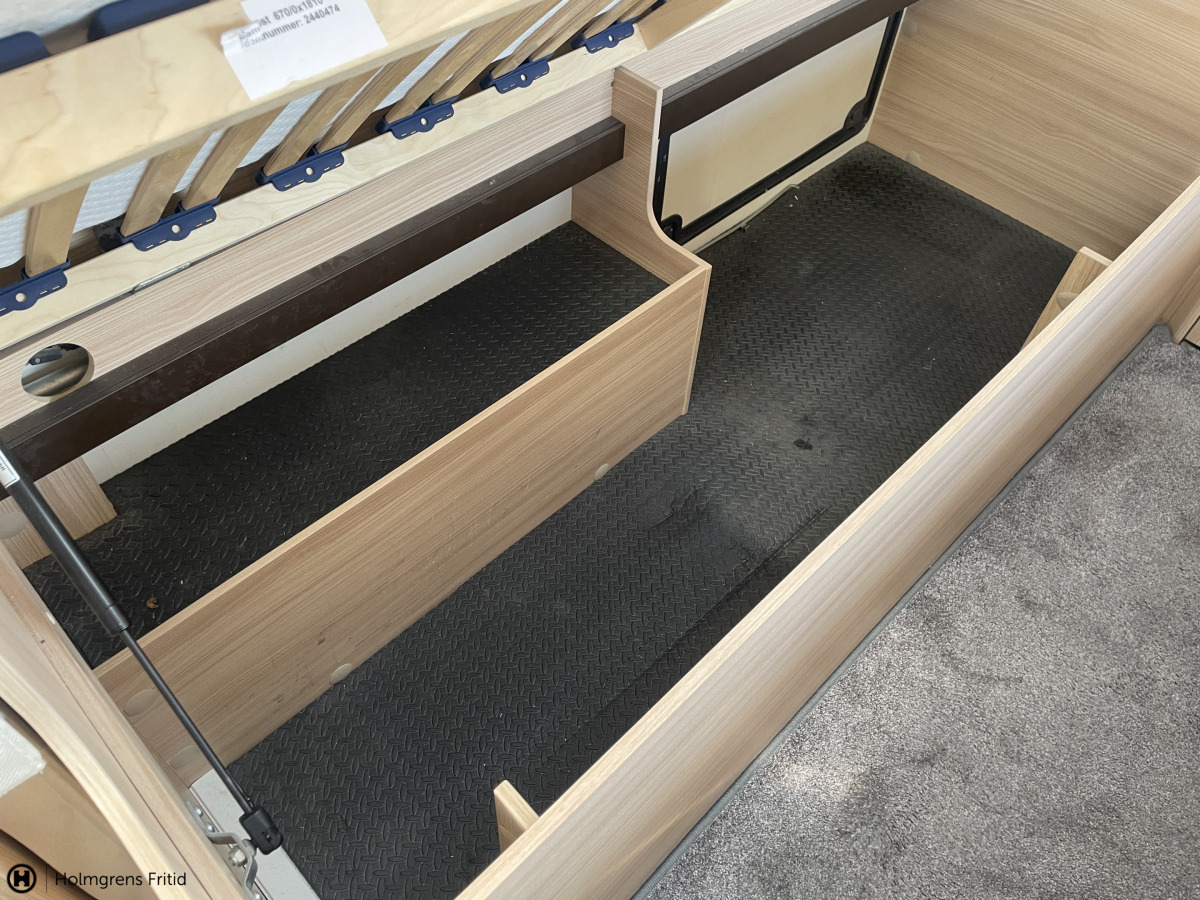 Bürstner T 7203 ALDE VÄRME STOR TOALETT, bild 16 av 22