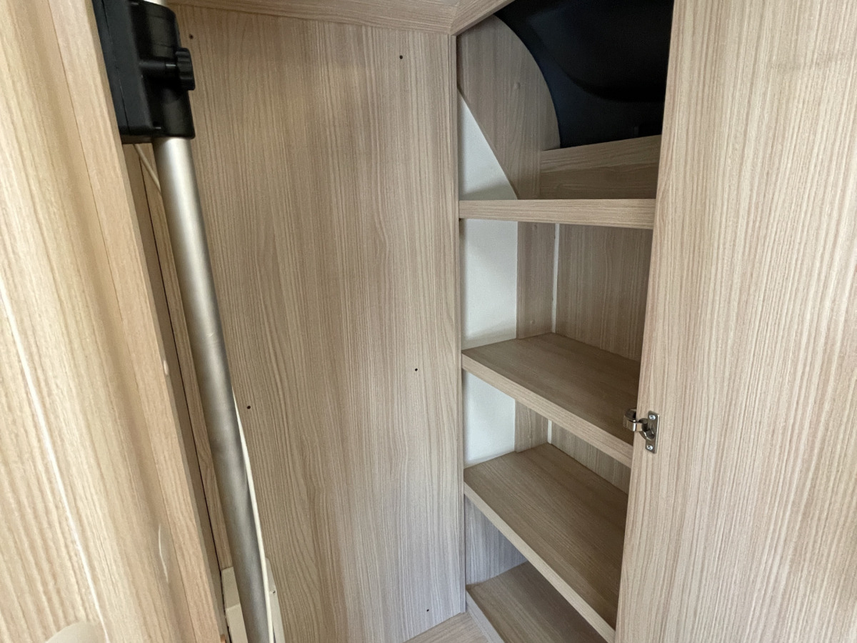 Bürstner T 7203 ALDE VÄRME STOR TOALETT, bild 19 av 22