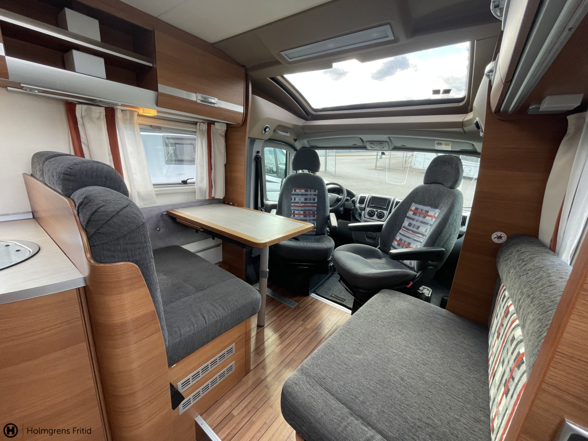 Weinsberg 650 MF IMP. R55 ALDE VÄRME STORA MOTORN B-KÖRKORT, bild 7 av 20