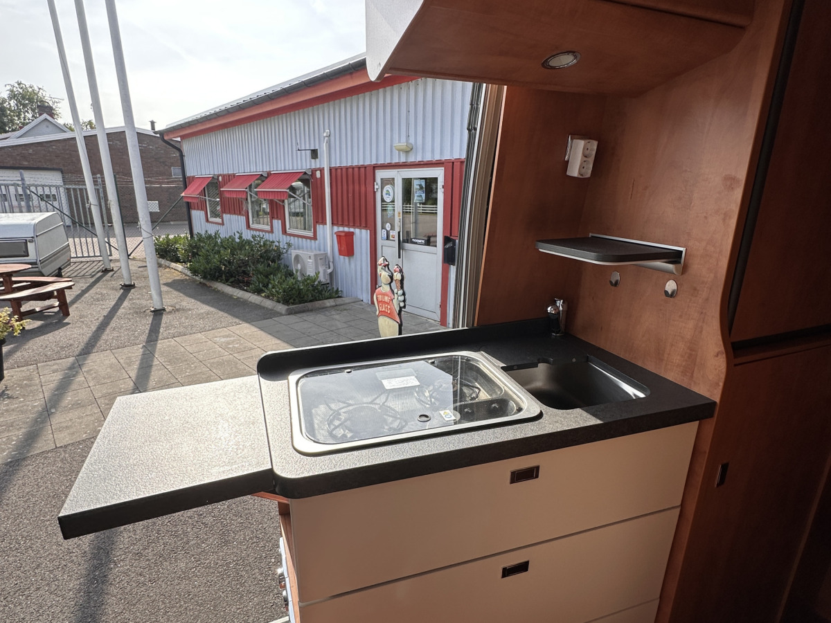 Malibu Carthago VAN 640 LE AUTOMAT AC BODEL CYKELSTÄLL, bild 12 av 21