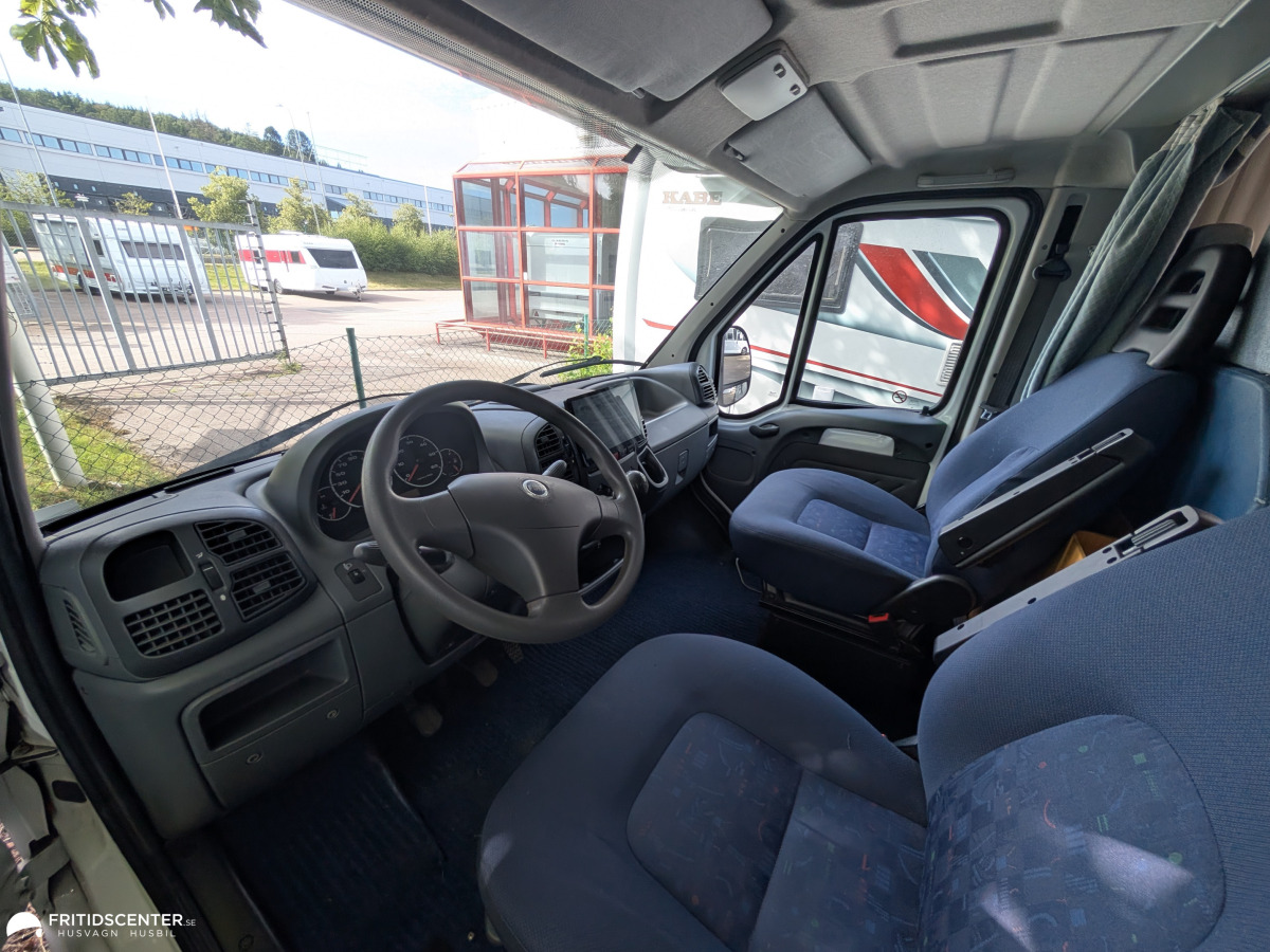 Bürstner A645 *Familjebil / 6 bältade / Rymlig, bild 19 av 21