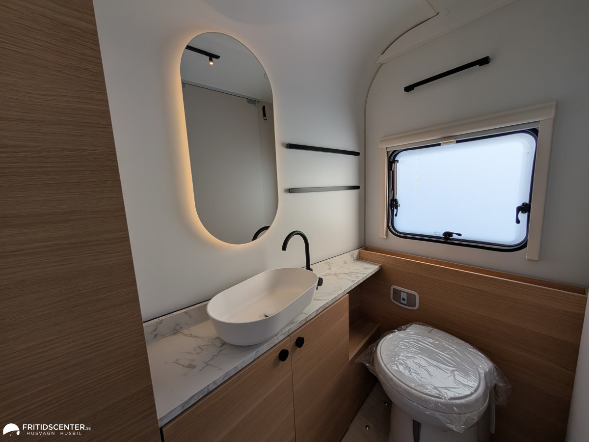 Adria ADORA 663 UT *Rymlig / Året runt / Långbäddar, bild 22 av 31