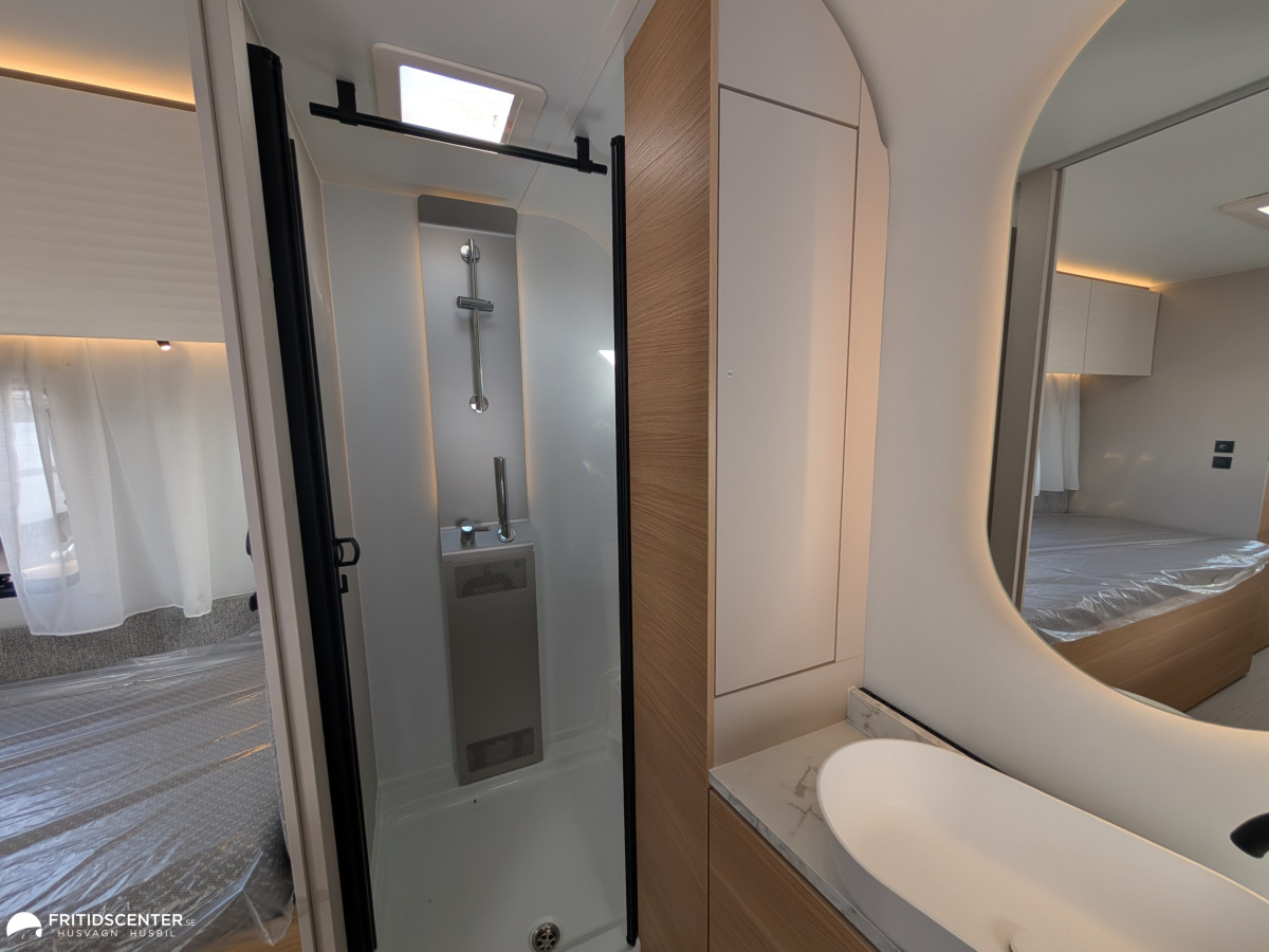 Adria ADORA 663 UT *Rymlig / Året runt / Långbäddar, bild 23 av 31