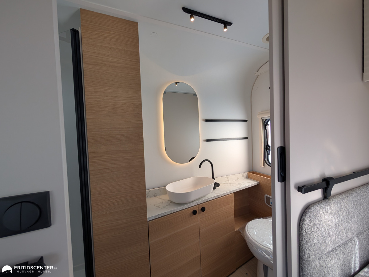 Adria ADORA 663 UT *Rymlig / Året runt / Långbäddar, bild 21 av 31