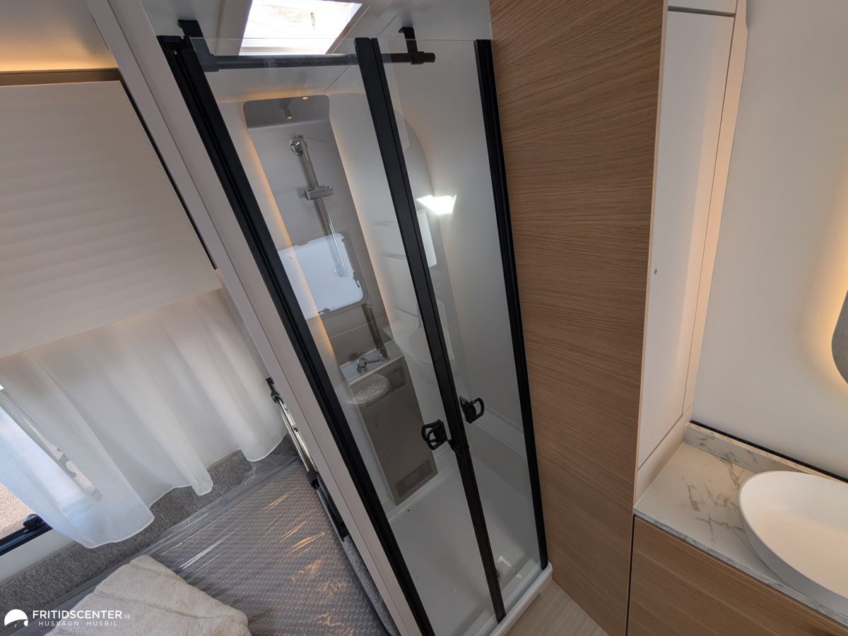 Adria ADORA 663 UT *Rymlig / Året runt / Långbäddar, bild 25 av 31