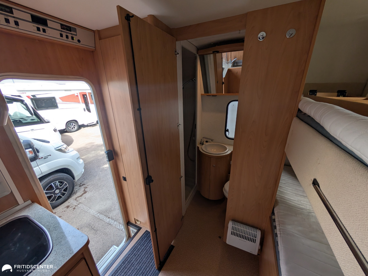 Bürstner A645 *Familjebil / 6 bältade / Rymlig, bild 15 av 21