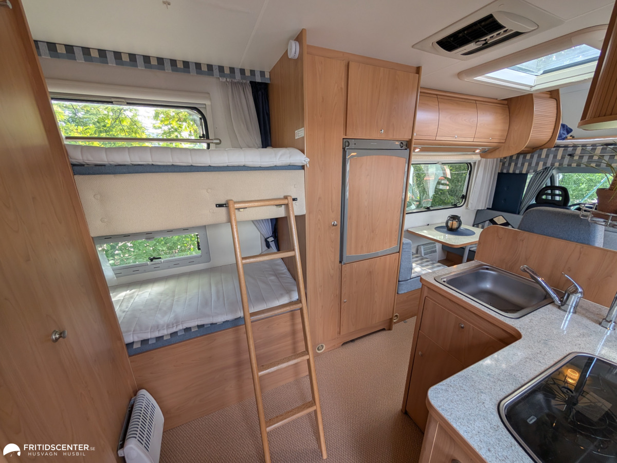 Bürstner A645 *Familjebil / 6 bältade / Rymlig, bild 13 av 21