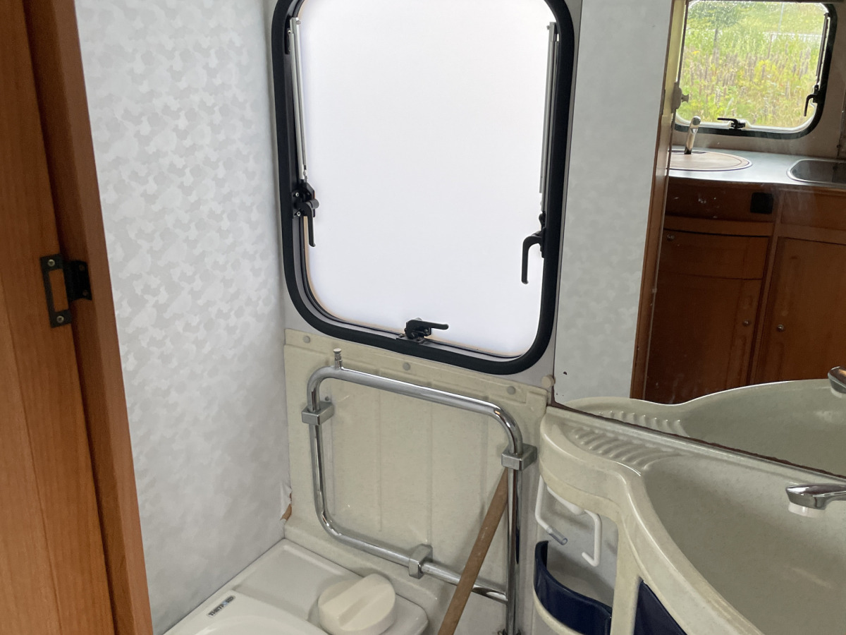 Adria UNICA B 562UL, bild 7 av 7