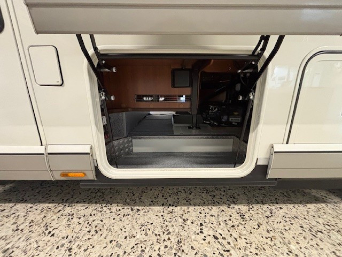 Carthago CHIC E-LINE I 51QB, bild 17 av 17