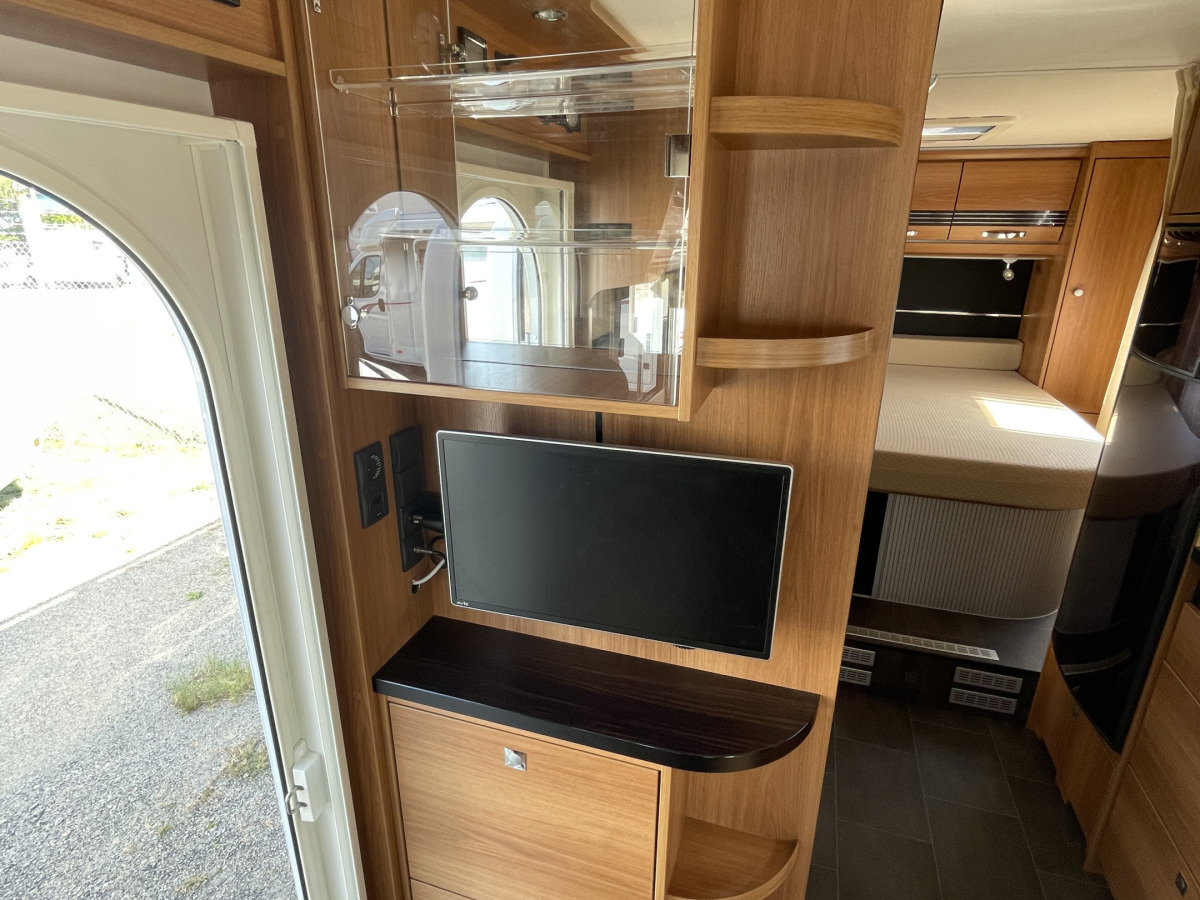 Dethleffs MAGIC BLACK EDITION I ALDE VÄRME QUEENSBED, bild 13 av 19