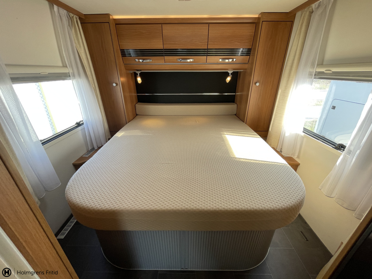 Dethleffs MAGIC BLACK EDITION I ALDE VÄRME QUEENSBED, bild 18 av 19
