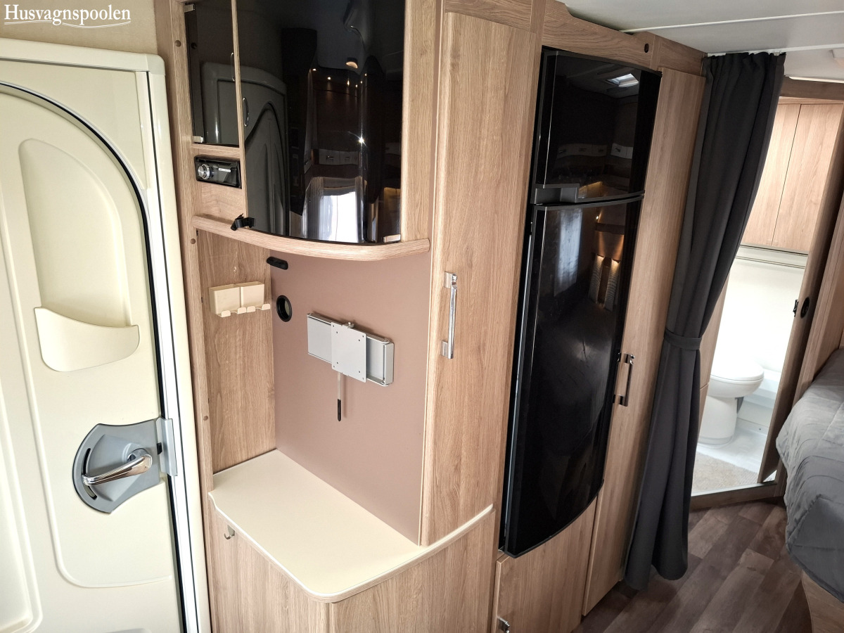 KABE CLASSIC 560 XL KS Dubbelbädd, Cykelställ, Markis, Solpanel, bild 12 av 12
